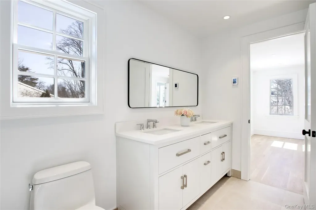 409 Abbey Road Manhasset NY 11030