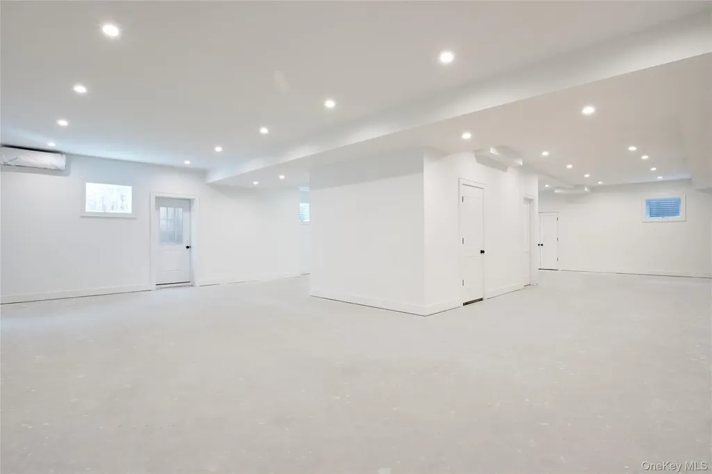409 Abbey Road Manhasset NY 11030