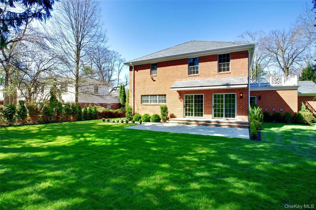 409 Abbey Road Manhasset NY 11030