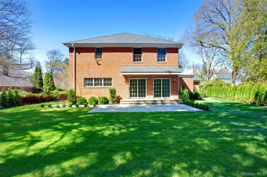 409 Abbey Road Manhasset NY 11030