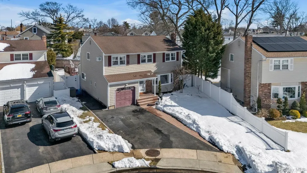 381 Robyn Place East Meadow NY 11554