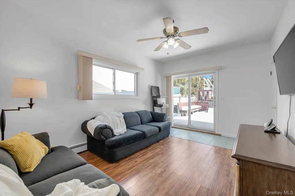 381 Robyn Place East Meadow NY 11554