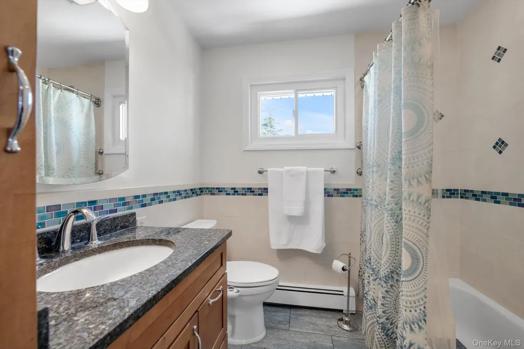 381 Robyn Place East Meadow NY 11554