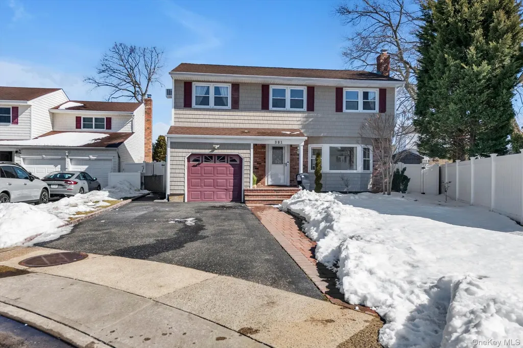 381 Robyn Place East Meadow NY 11554