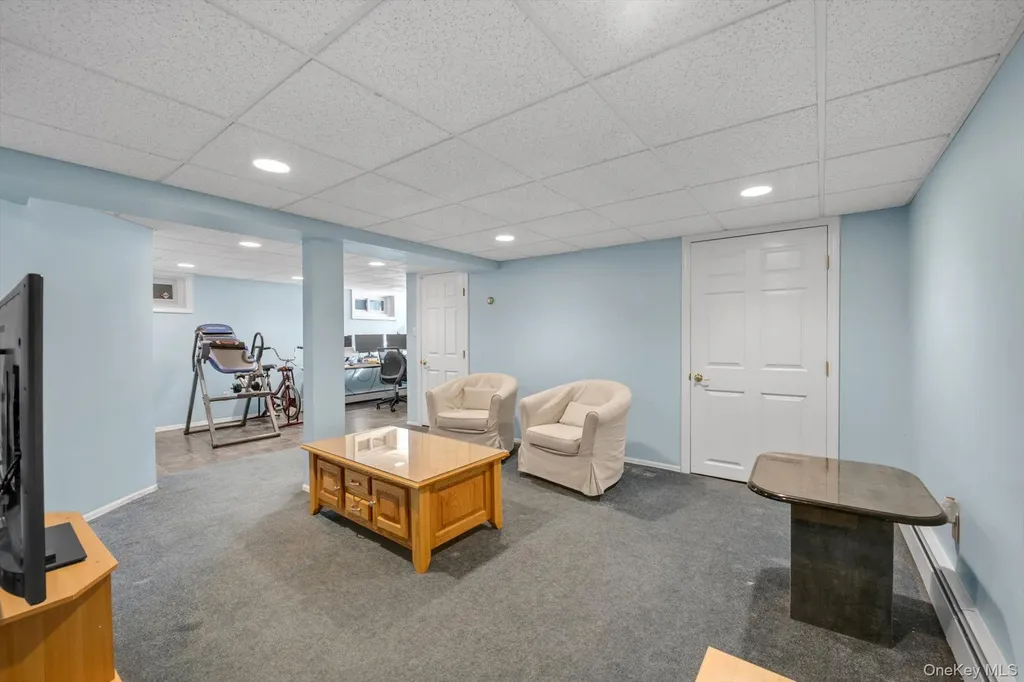381 Robyn Place East Meadow NY 11554