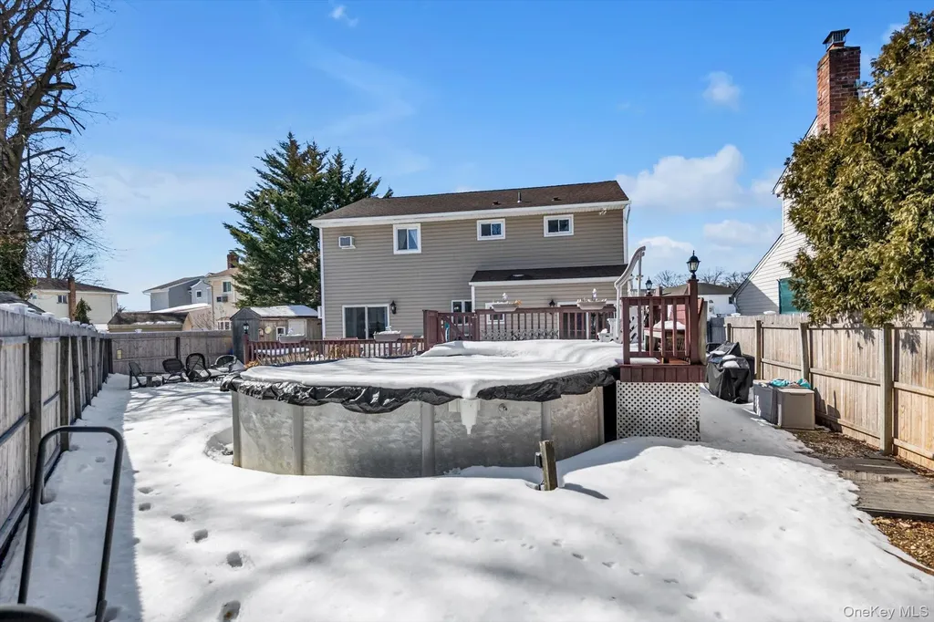381 Robyn Place East Meadow NY 11554