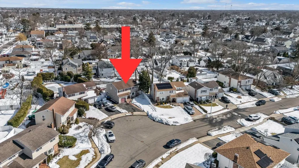 381 Robyn Place East Meadow NY 11554