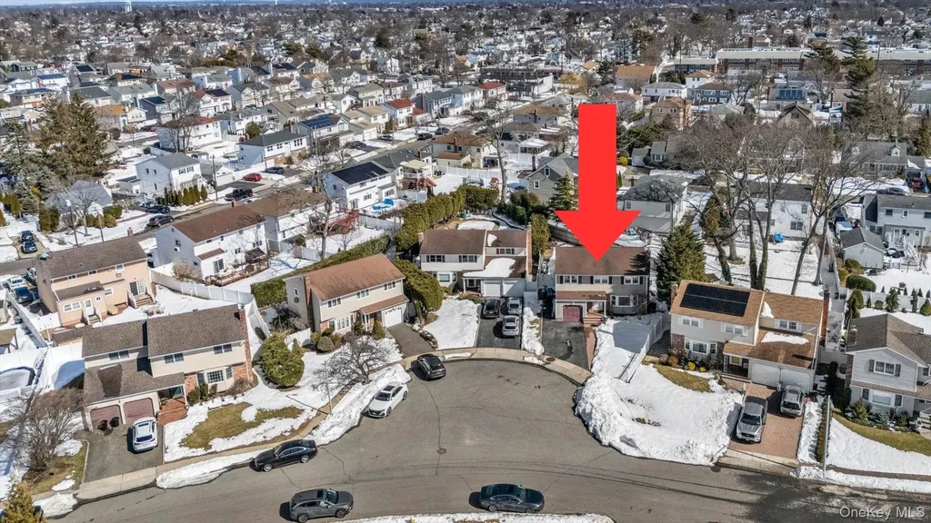 381 Robyn Place East Meadow NY 11554