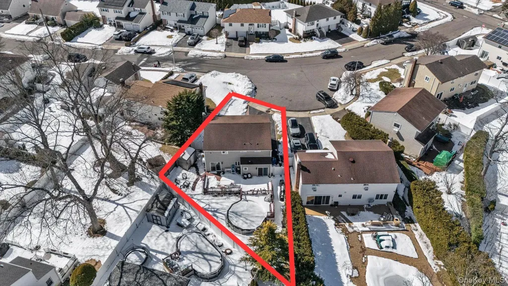 381 Robyn Place East Meadow NY 11554