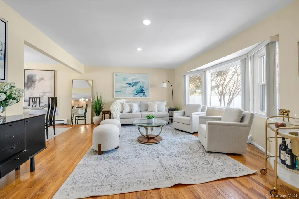 381 Robyn Place East Meadow NY 11554