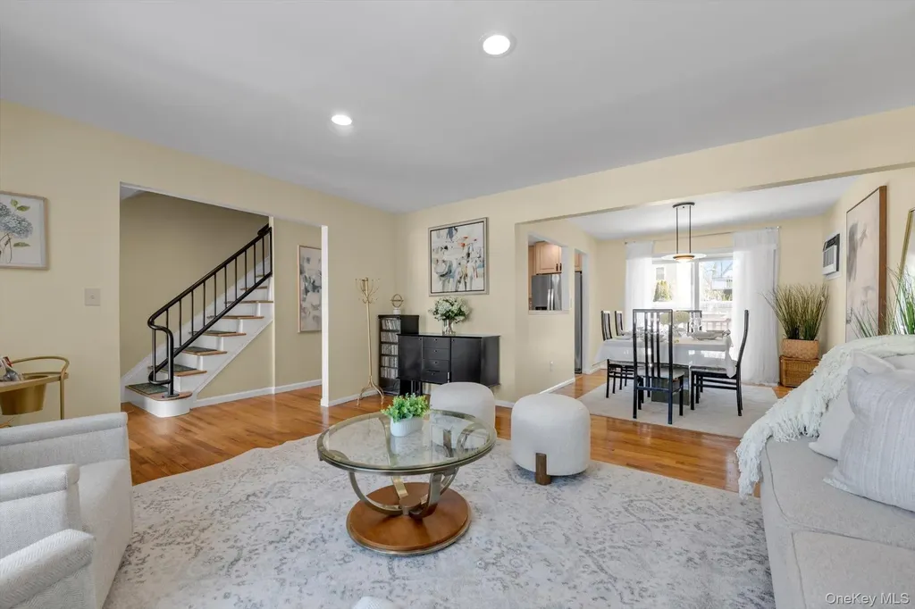 381 Robyn Place East Meadow NY 11554