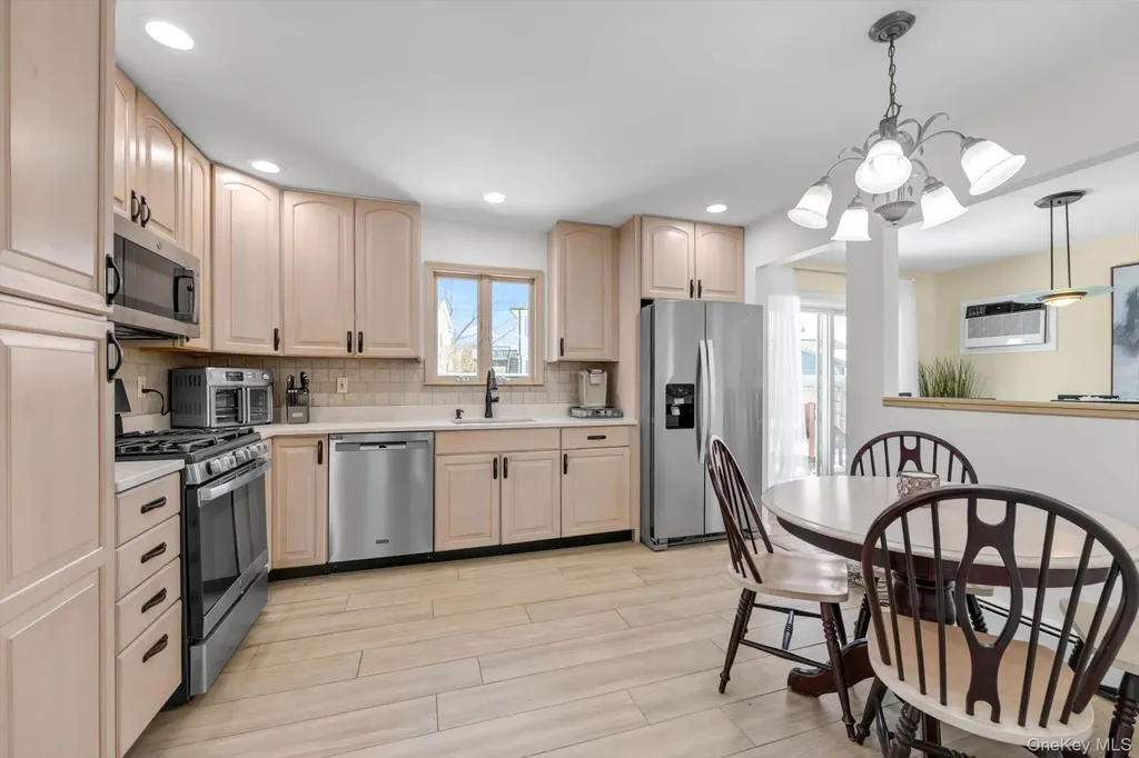 381 Robyn Place East Meadow NY 11554