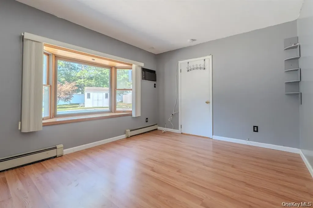 21 Mount Snow Lane Coram NY 11727