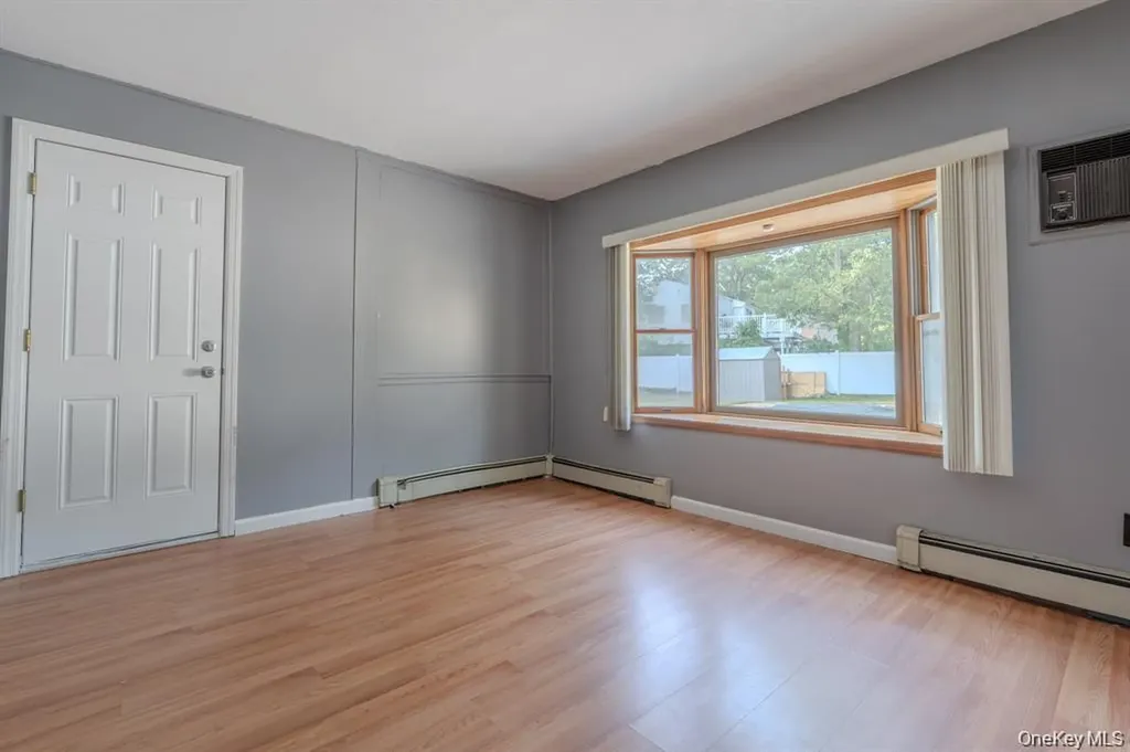 21 Mount Snow Lane Coram NY 11727