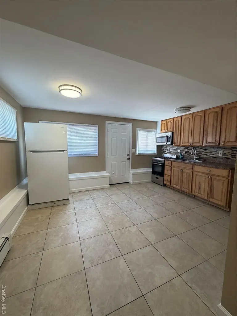 579 Fire Island Avenue Babylon NY 11702