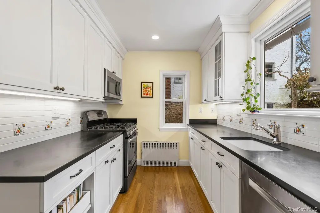 686 Forest Avenue Larchmont NY 10538