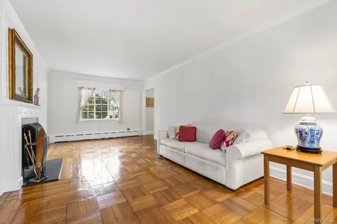 686 Forest Avenue Larchmont NY 10538