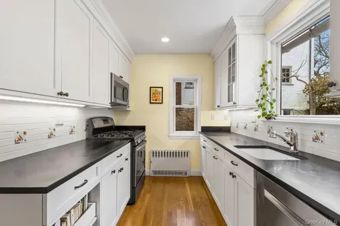 686 Forest Avenue Larchmont NY 10538