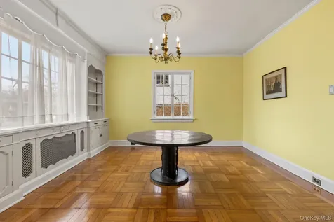 686 Forest Avenue Larchmont NY 10538