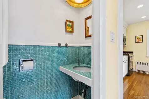 686 Forest Avenue Larchmont NY 10538