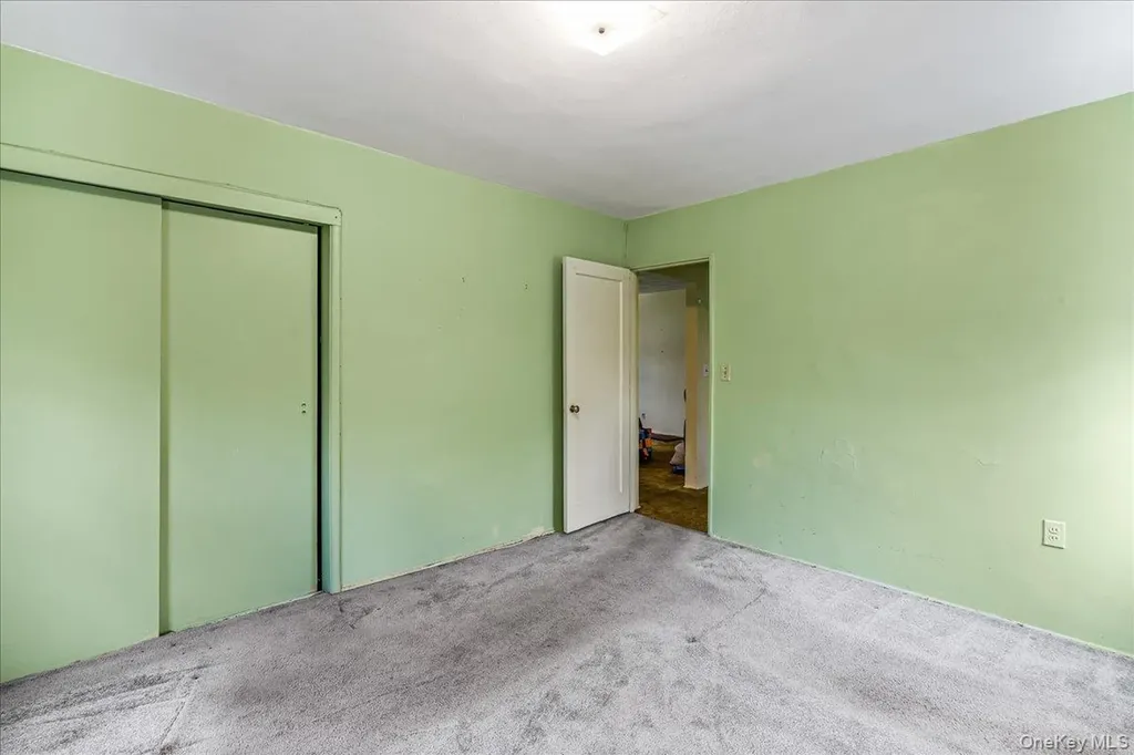 58-33 246th Crescent Douglaston NY 11362