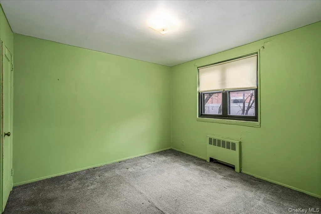 58-33 246th Crescent Douglaston NY 11362