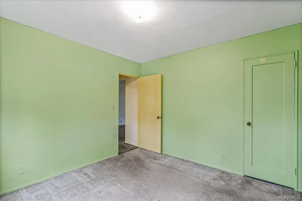 58-33 246th Crescent Douglaston NY 11362