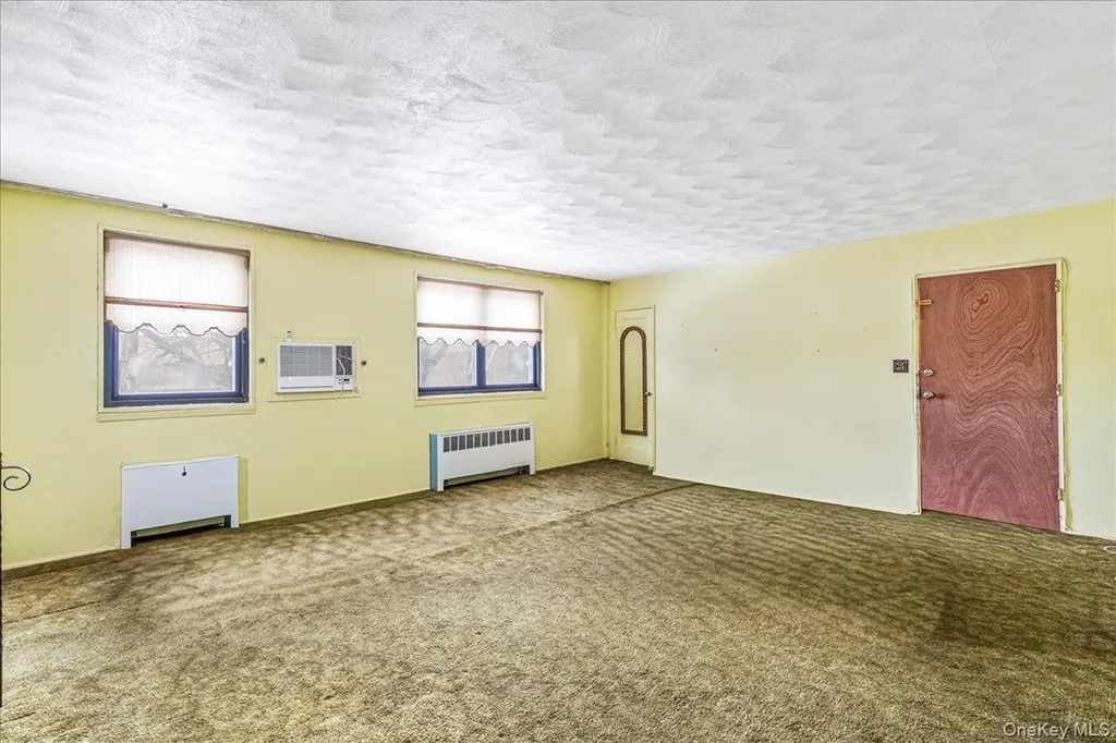 58-33 246th Crescent Douglaston NY 11362