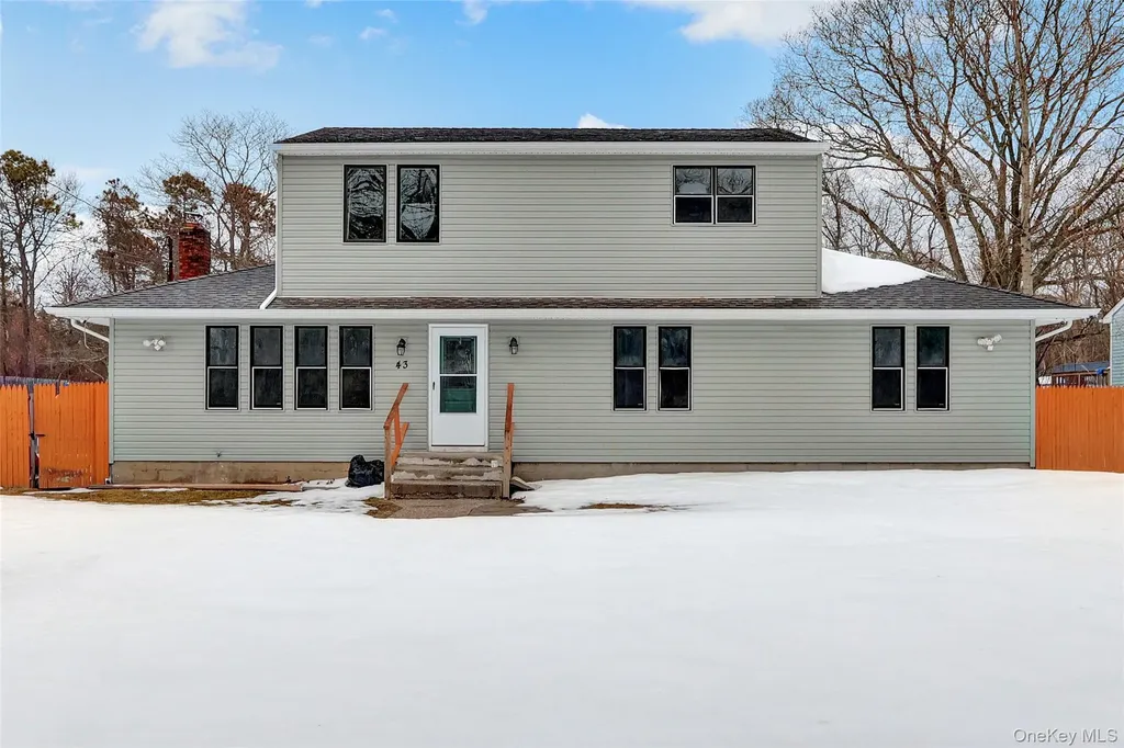 43 Carver Boulevard Bellport NY 11713