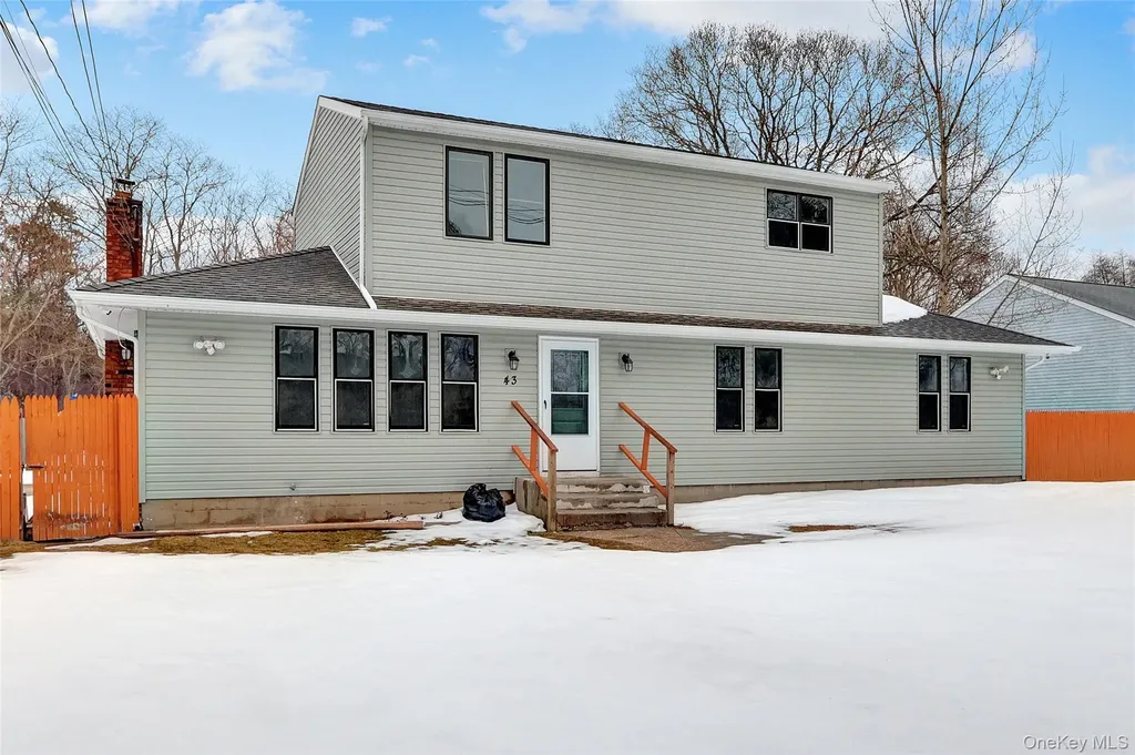 43 Carver Boulevard Bellport NY 11713