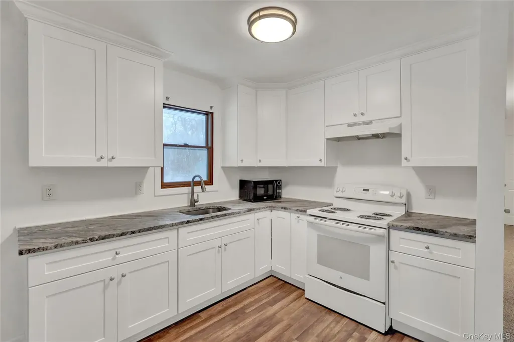 43 Carver Boulevard Bellport NY 11713