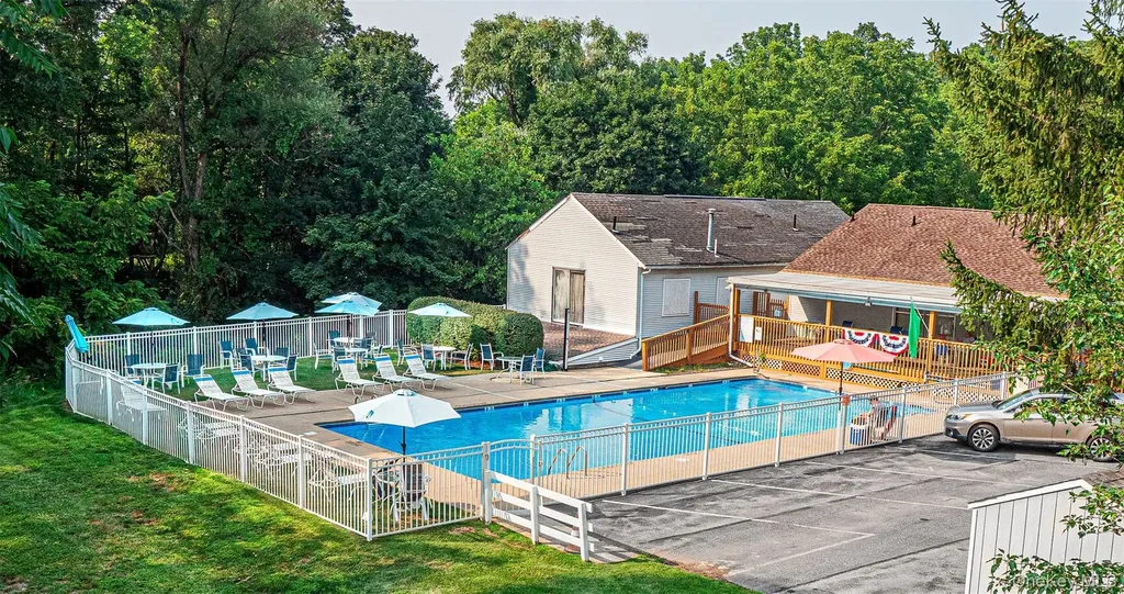 3 Magnolia Lane Warwick NY 10990