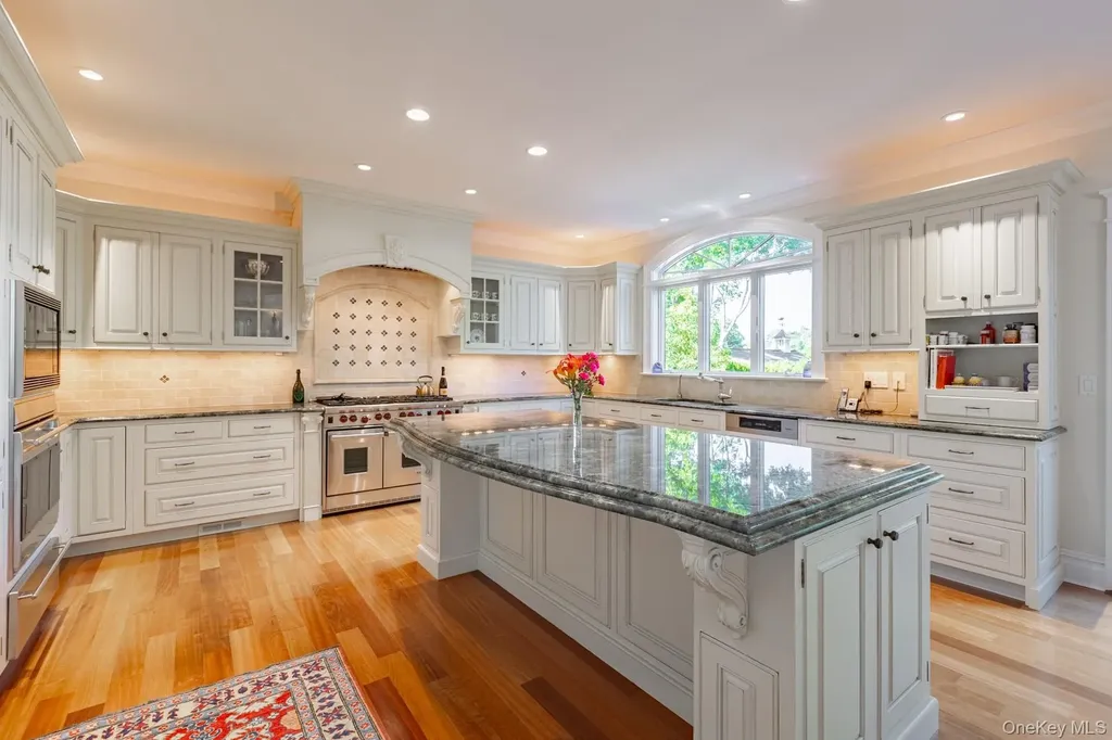 147 Eaton Lane West Islip NY 11795