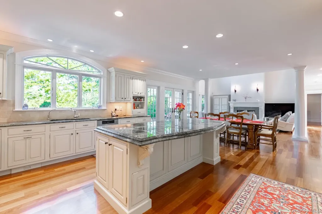 147 Eaton Lane West Islip NY 11795