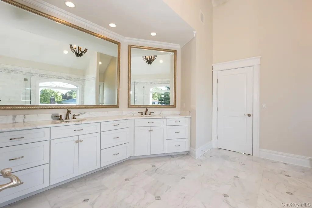 147 Eaton Lane West Islip NY 11795