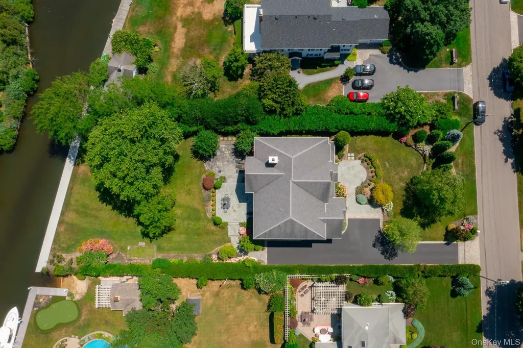 147 Eaton Lane West Islip NY 11795
