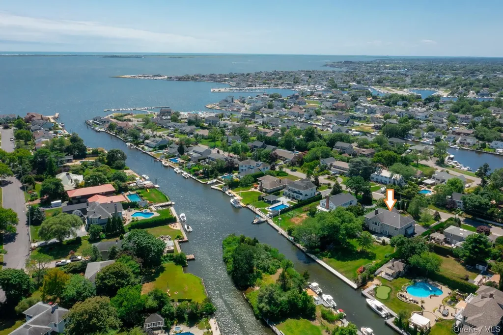 147 Eaton Lane West Islip NY 11795