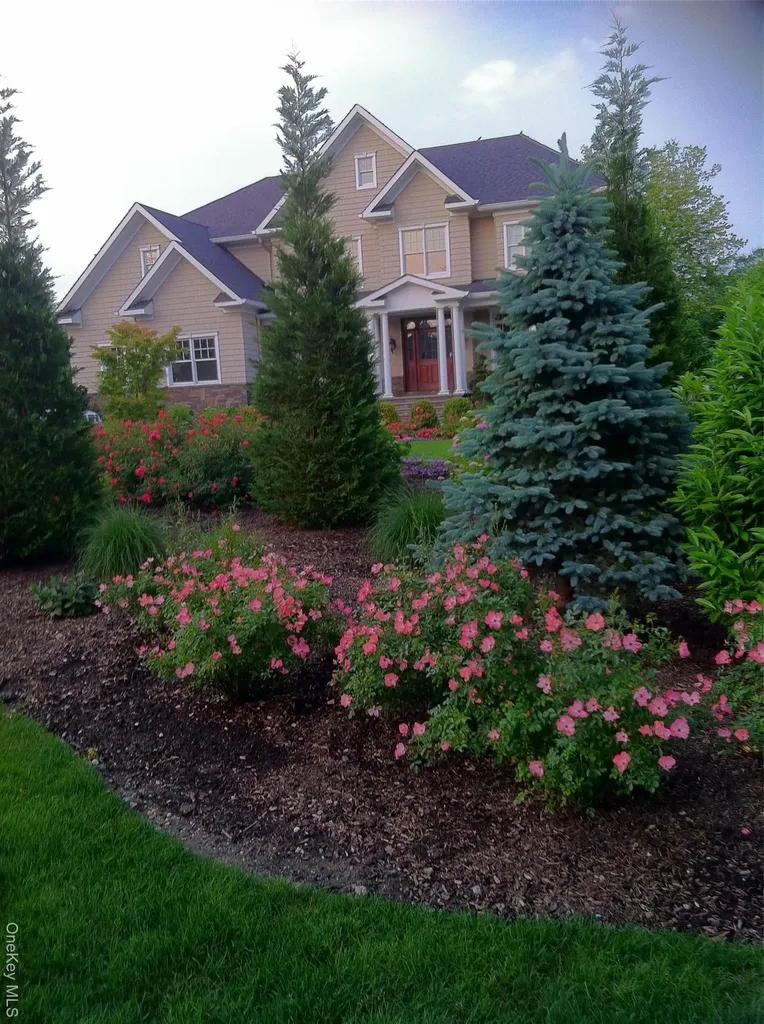 147 Eaton Lane West Islip NY 11795