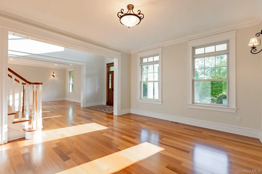147 Eaton Lane West Islip NY 11795