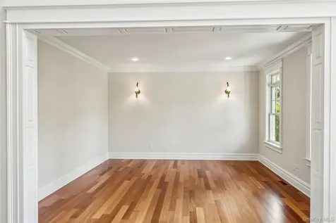 147 Eaton Lane West Islip NY 11795