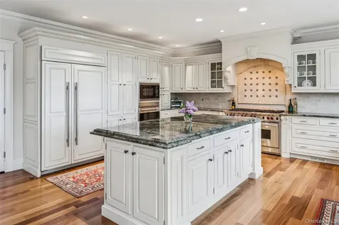 147 Eaton Lane West Islip NY 11795