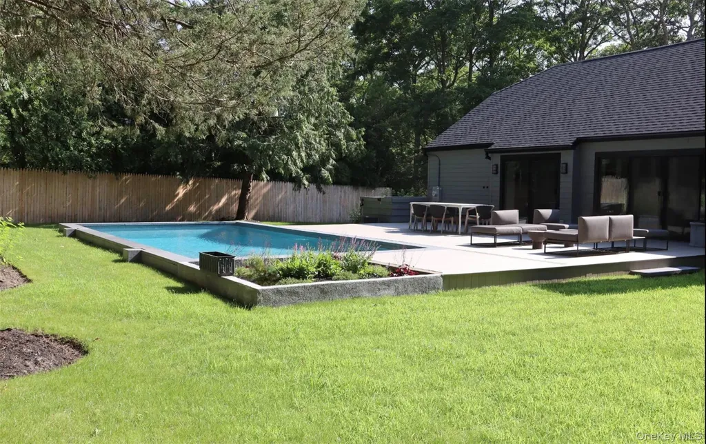 10 Hampton Street Westhampton Beach NY 11978