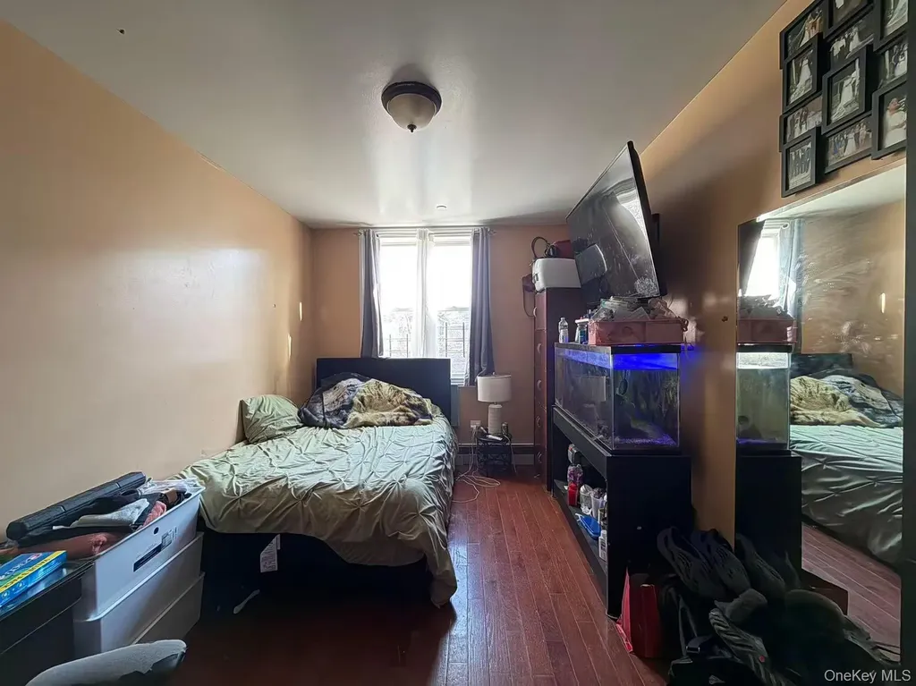 101-18 39th Avenue Corona NY 11368