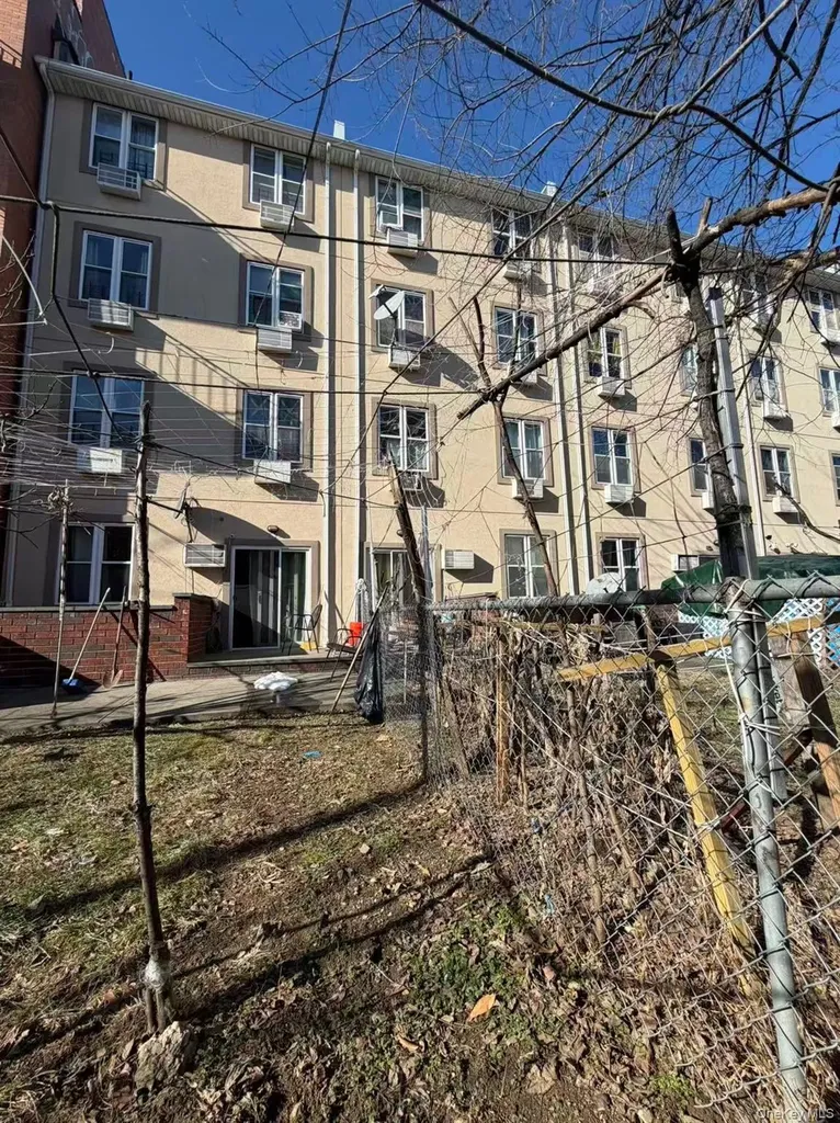 101-18 39th Avenue Corona NY 11368