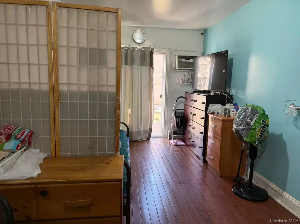101-18 39th Avenue Corona NY 11368