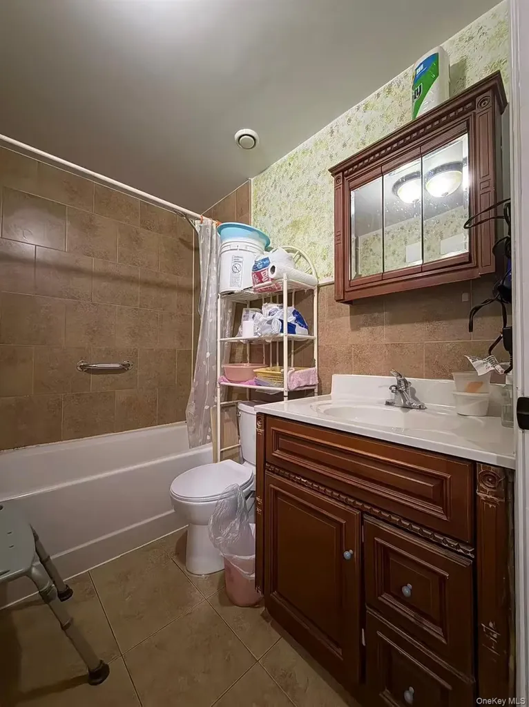 101-18 39th Avenue Corona NY 11368
