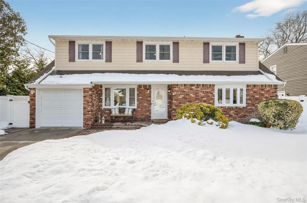 84 Ohio Avenue Massapequa NY 11758