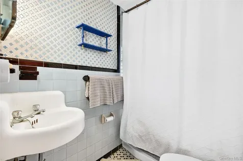 38 Raybrook Road Yonkers NY 10704