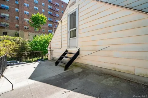 38 Raybrook Road Yonkers NY 10704