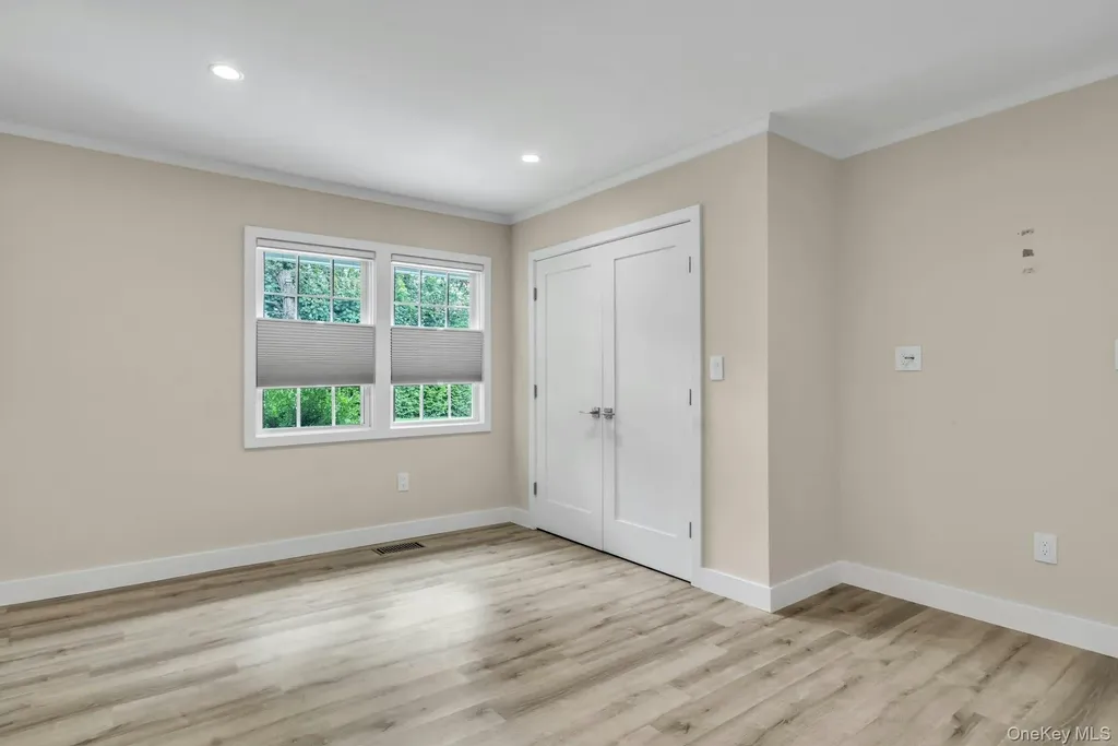 20 Robert Road Glen Cove NY 11542